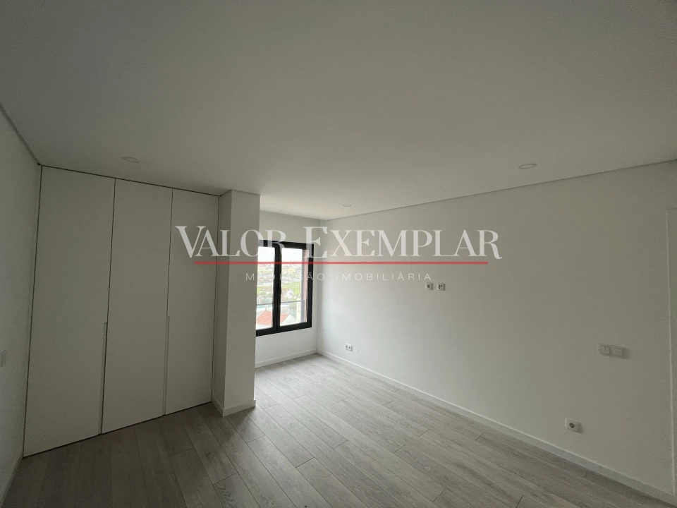 Apartamento T4 para Venda em Alcochete Foto 13