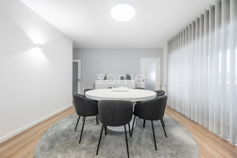 Apartamento T3 para Venda em Castêlo da Maia Foto 8