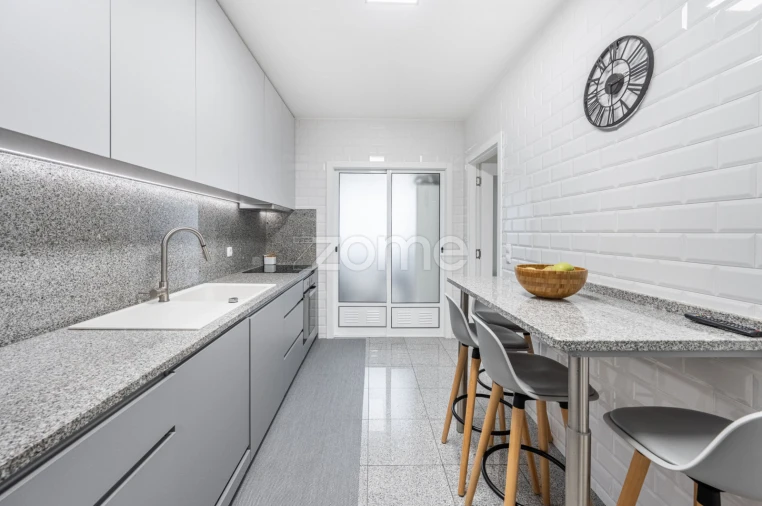 Apartamento T3 para Venda em Castêlo da Maia Foto 10