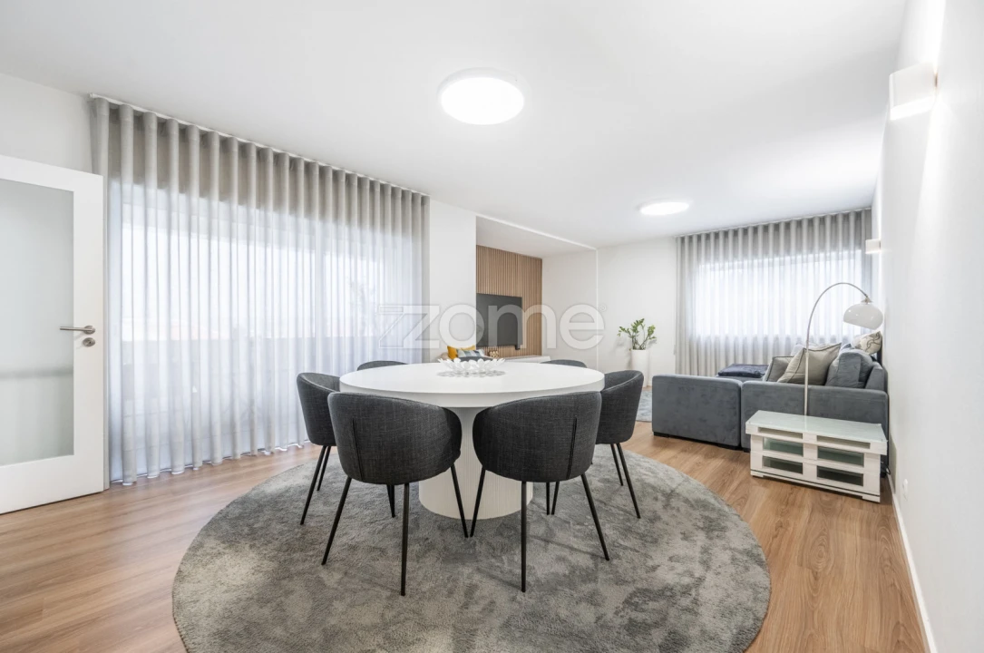 Apartamento T3 para Venda em Castêlo da Maia Foto 5