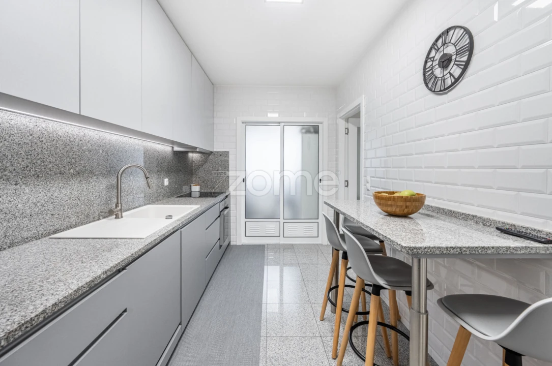 Apartamento T3 para Venda em Castêlo da Maia Foto 10