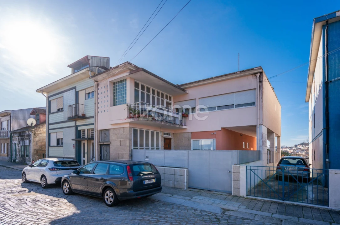 Apartamento T3 para Venda em Campanhã Foto 2
