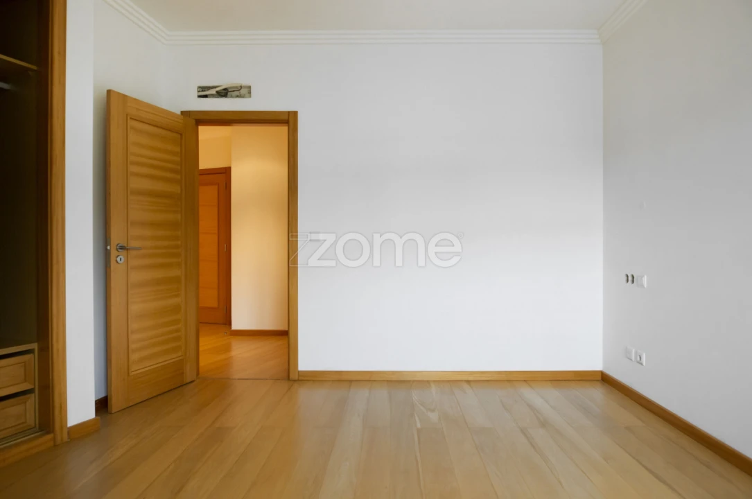 Apartamento T2 para Arrendamento em Oeiras e São Julião da Barra, Paço de Arcos e Caxias Foto 15