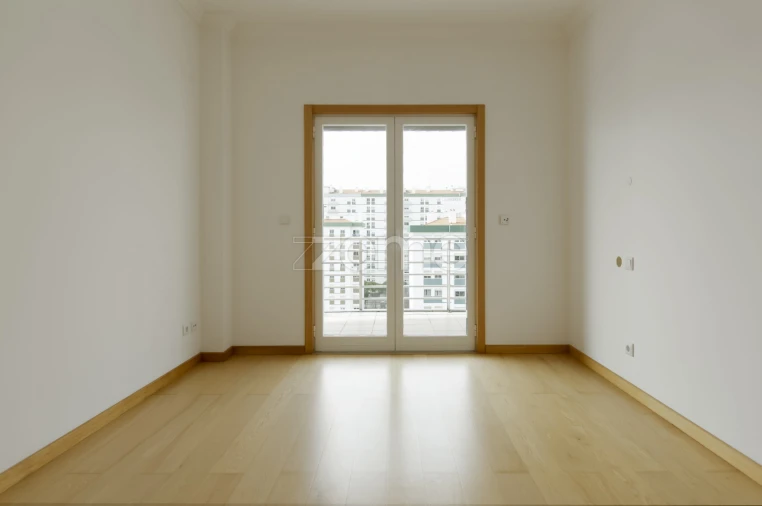 Apartamento T3 para Arrendamento em Oeiras e São Julião da Barra, Paço de Arcos e Caxias Foto 7