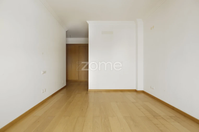 Apartamento T3 para Arrendamento em Oeiras e São Julião da Barra, Paço de Arcos e Caxias Foto 12