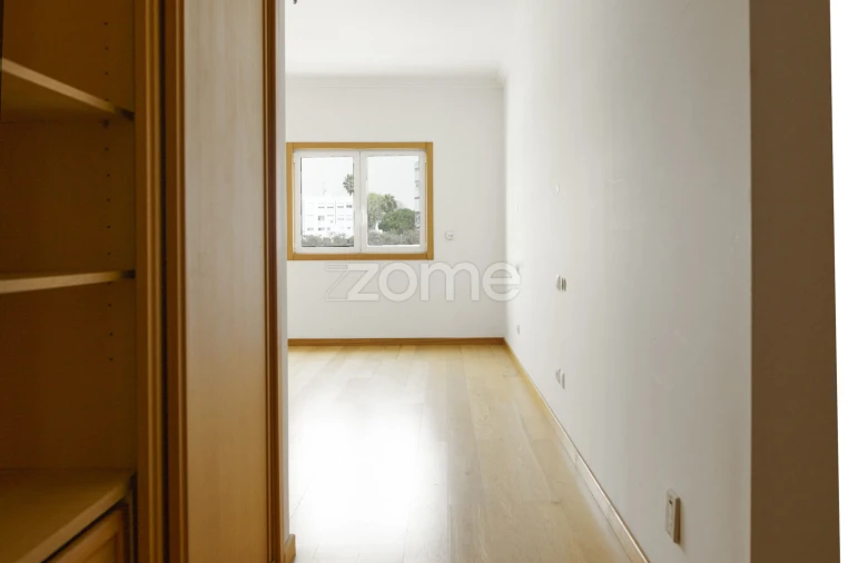 Apartamento T3 para Arrendamento em Oeiras e São Julião da Barra, Paço de Arcos e Caxias Foto 10