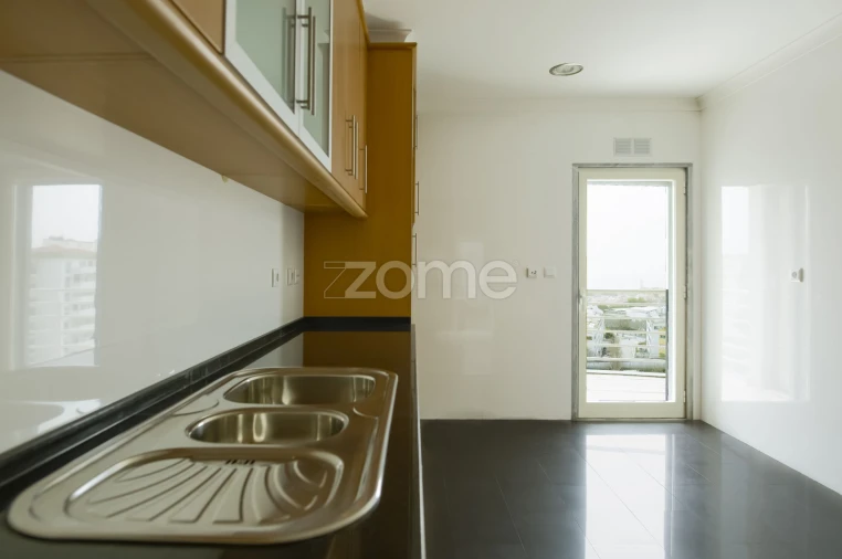 Apartamento T3 para Arrendamento em Oeiras e São Julião da Barra, Paço de Arcos e Caxias Foto 3