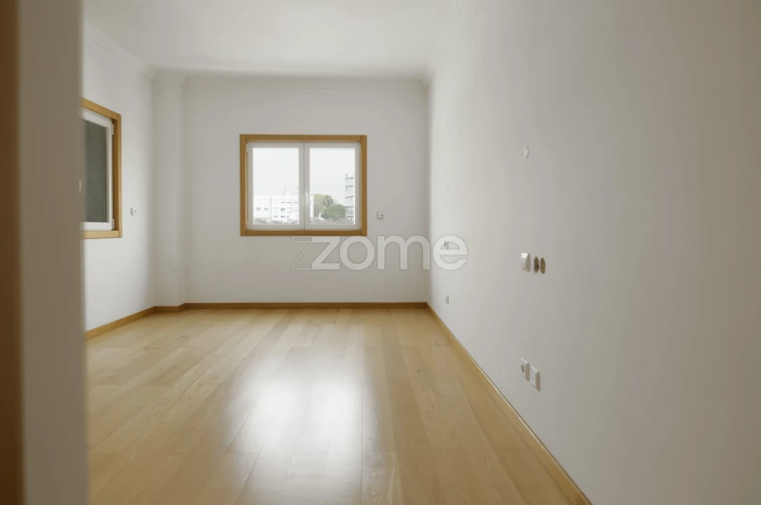 Apartamento T3 para Arrendamento em Oeiras e São Julião da Barra, Paço de Arcos e Caxias Foto 11