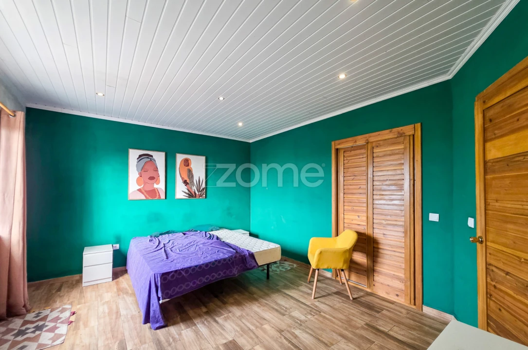 Moradia T4 para Venda em Criação Velha Foto 23