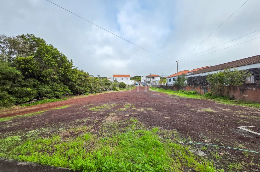 Moradia T4 para Venda em Criação Velha Foto 28