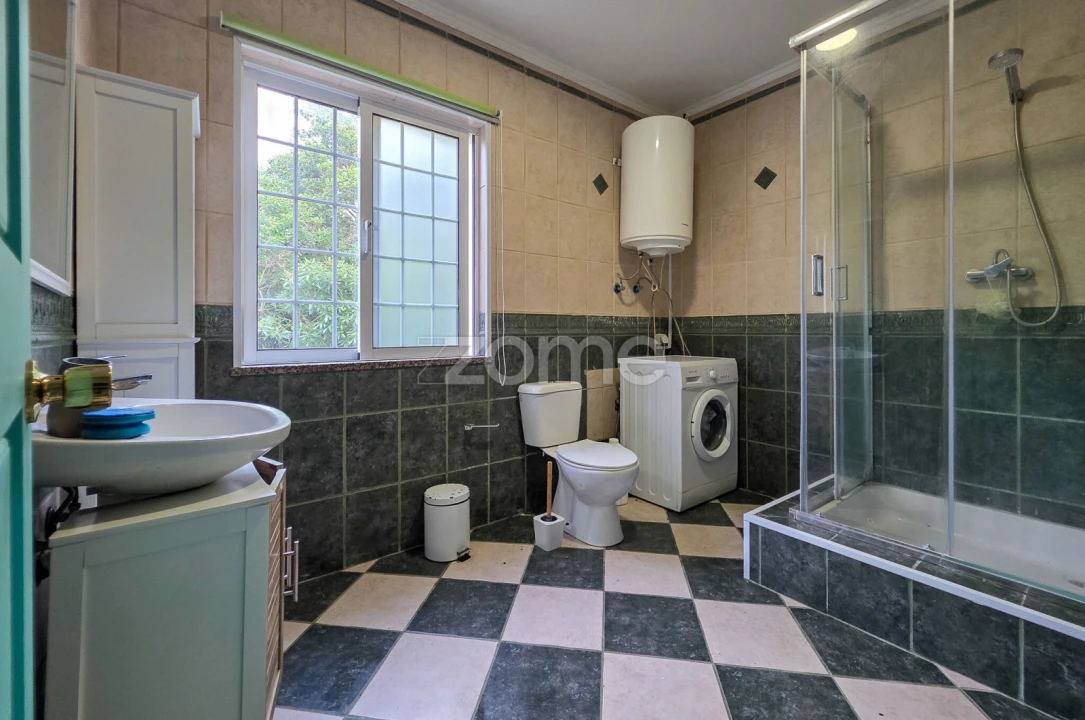 Moradia T4 para Venda em Criação Velha Foto 25