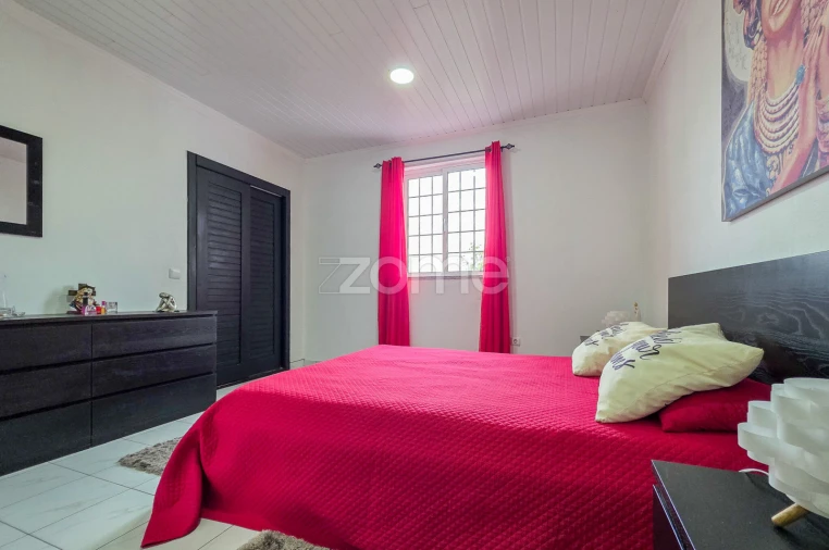 Moradia T4 para Venda em Criação Velha Foto 9