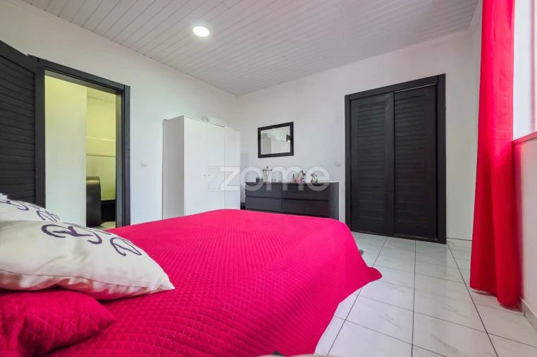 Moradia T4 para Venda em Criação Velha Foto 8