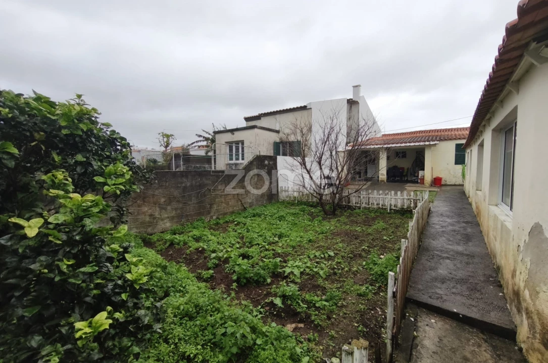 Moradia T3 para Venda em Fajã de Baixo Foto 17