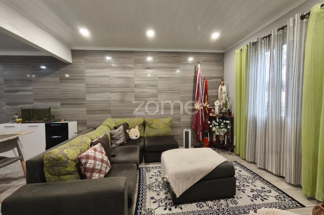 Moradia T3 para Venda em Fajã de Baixo Foto 1