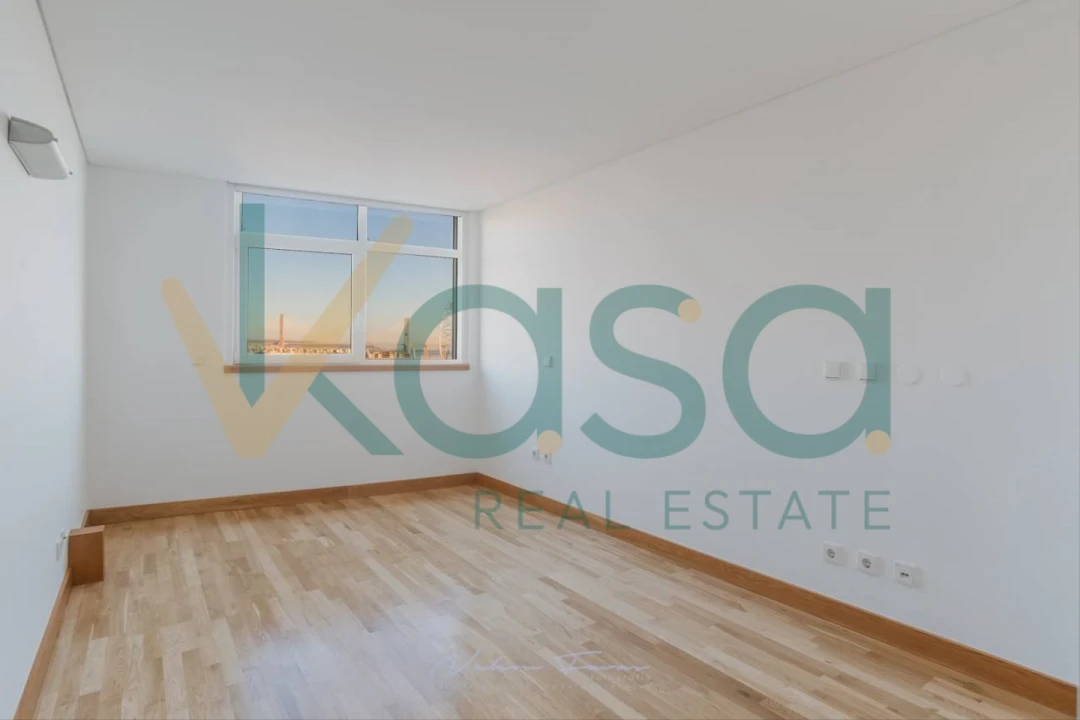 Apartamento T2 para Venda em Parque das Nações Foto 8