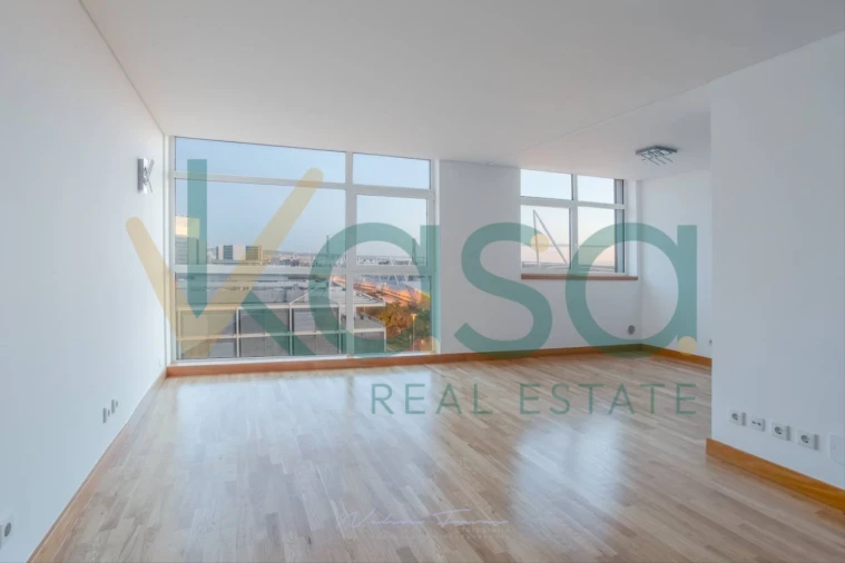 Apartamento T2 para Venda em Parque das Nações Foto 4