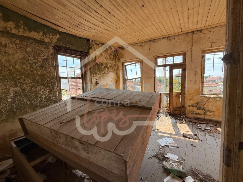 Moradia T3 para Venda em Bunheiro Foto 9