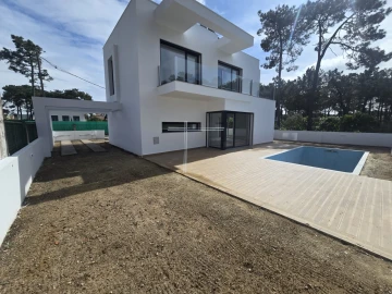 Moradia T3 para Venda em Charneca de Caparica e Sobreda