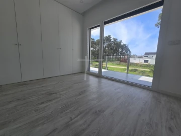 Moradia T3 para Venda em Charneca de Caparica e Sobreda