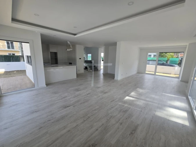 Moradia T3 para Venda em Charneca de Caparica e Sobreda Foto 3