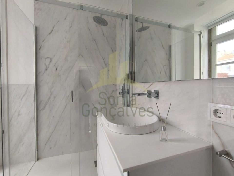 Apartamento T2 para Arrendamento em Santa Maria Maior e Monserrate e Meadela Foto 9