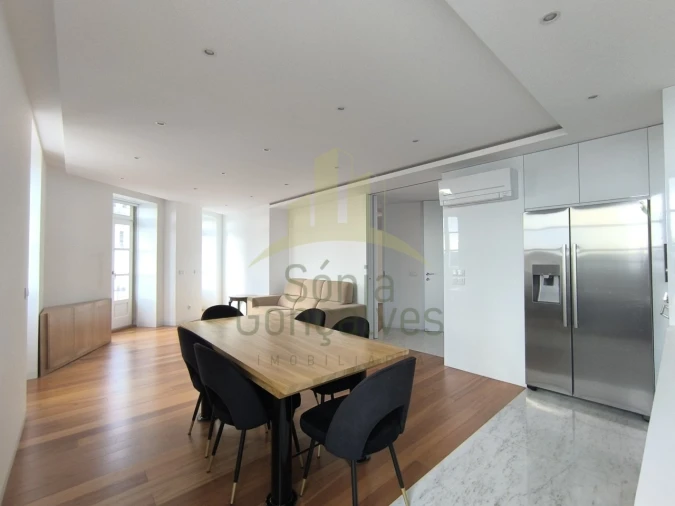 Apartamento T2 para Arrendamento em Santa Maria Maior e Monserrate e Meadela Foto 2