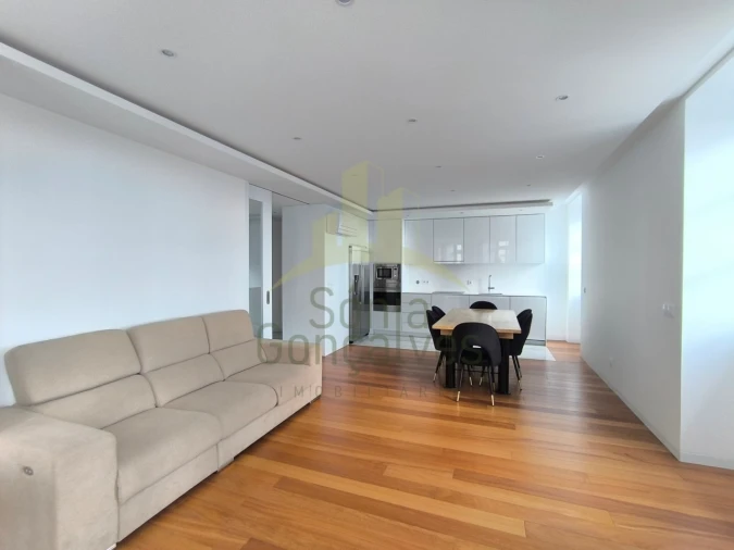 Apartamento T2 para Arrendamento em Santa Maria Maior e Monserrate e Meadela Foto 5