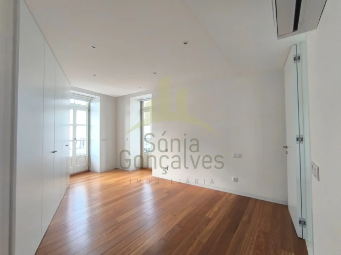 Apartamento T2 para Arrendamento em Santa Maria Maior e Monserrate e Meadela Foto 8