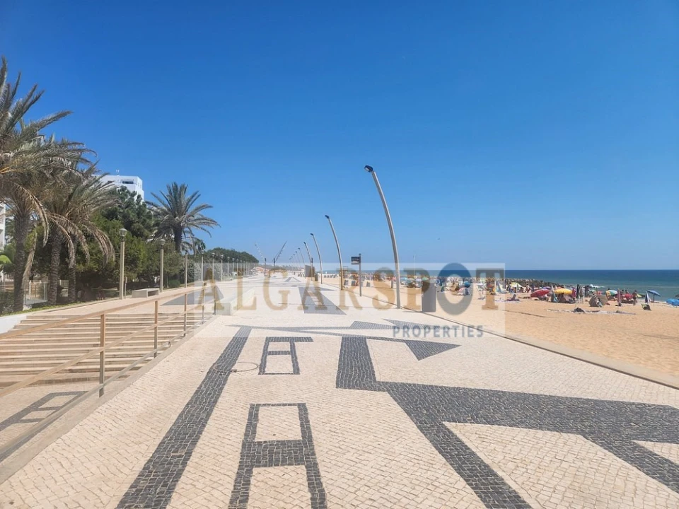 Apartamento T1 para Venda em Quarteira Foto 10