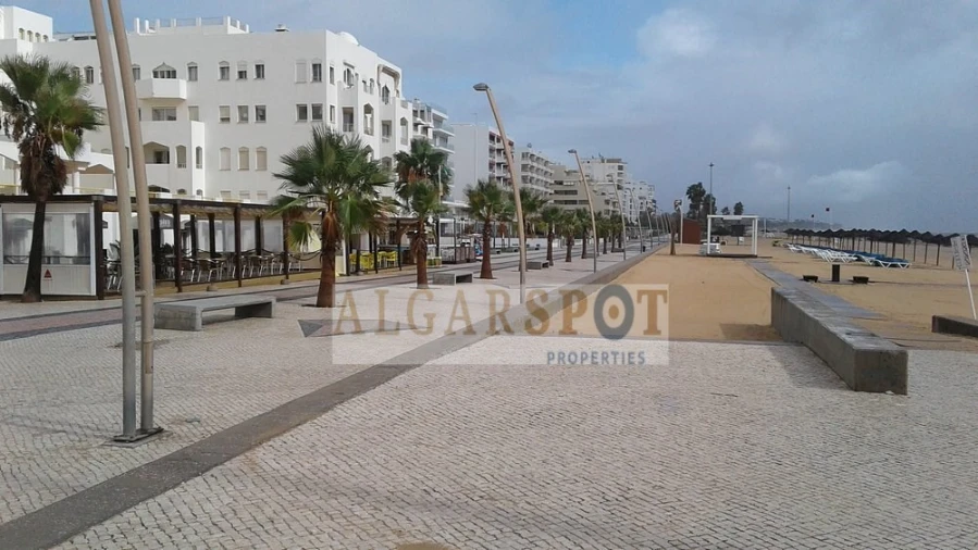 Apartamento T1 para Venda em Quarteira Foto 7
