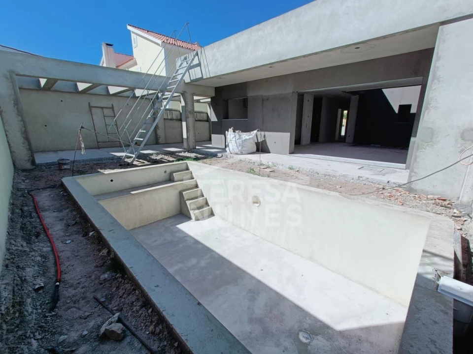 Moradia T4 para Venda em Fernao Ferro Foto 33