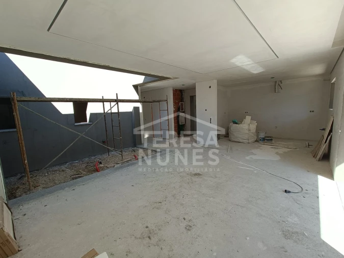 Moradia T4 para Venda em Fernao Ferro Foto 27