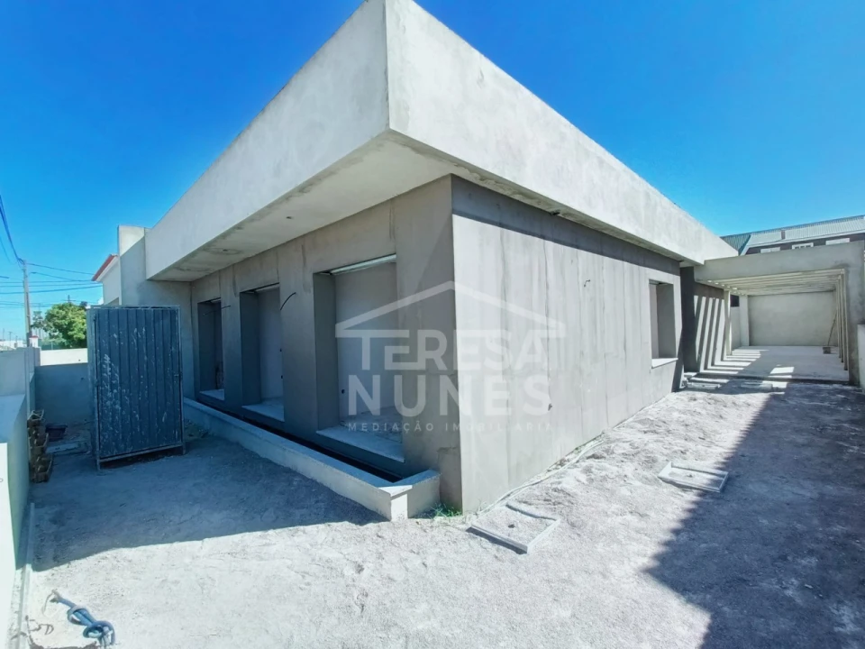 Moradia T4 para Venda em Fernao Ferro Foto 17