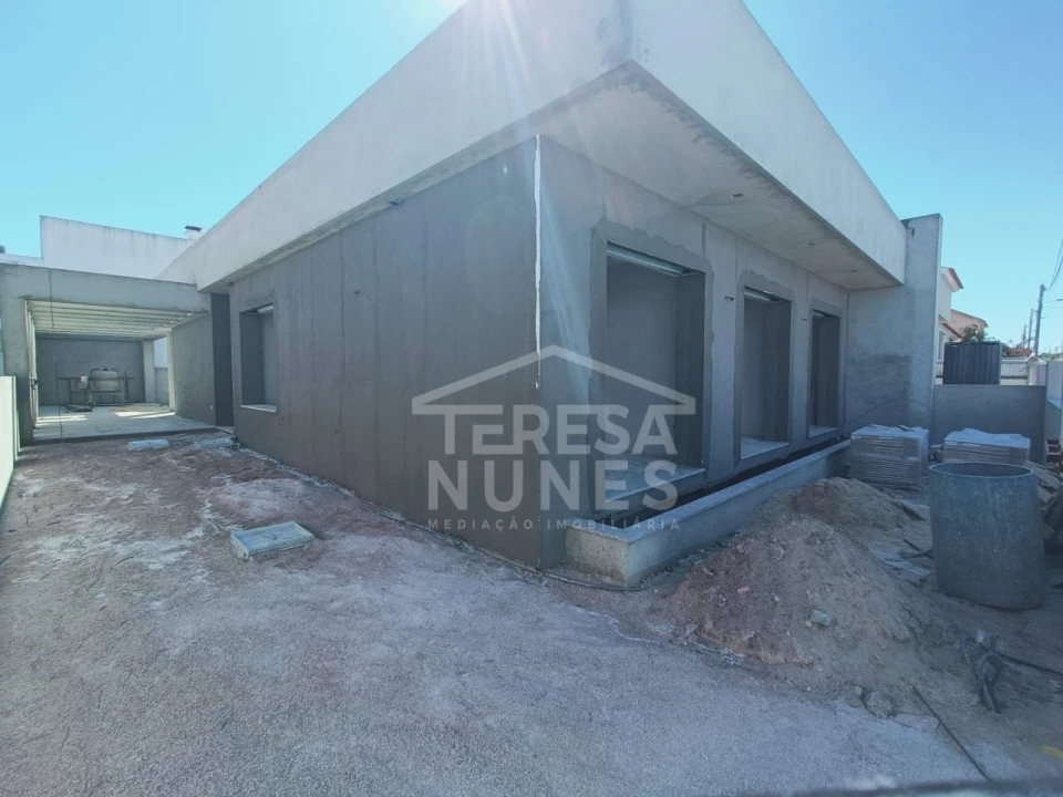 Moradia T4 para Venda em Fernao Ferro Foto 19