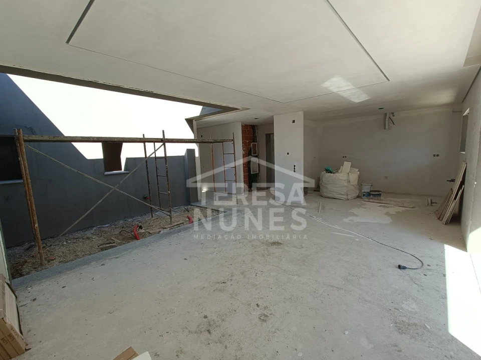 Moradia T4 para Venda em Fernao Ferro Foto 27