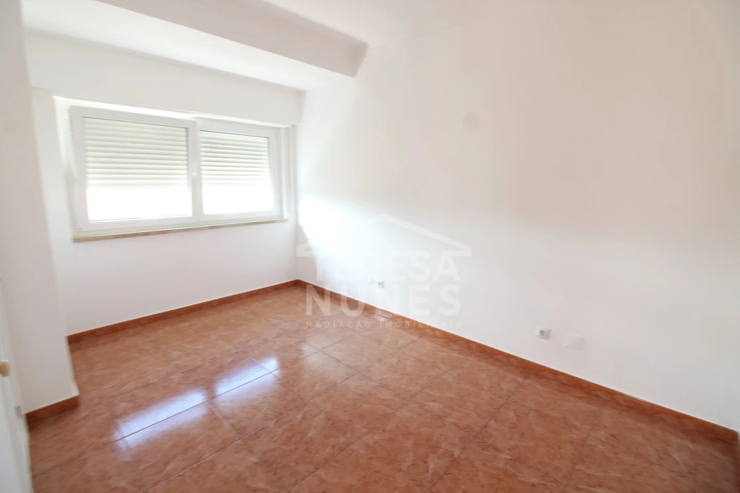 Apartamento T2 para Venda em Quinta do Conde Foto 9