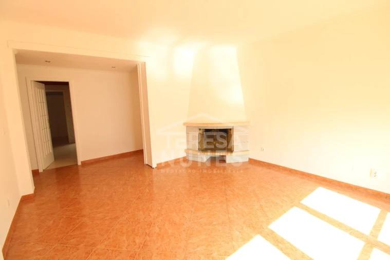 Apartamento T2 para Venda em Quinta do Conde Foto 1