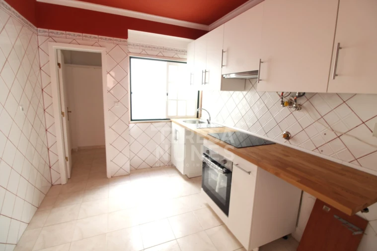 Apartamento T2 para Venda em Quinta do Conde Foto 4