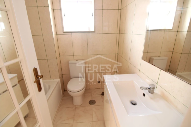 Apartamento T2 para Venda em Quinta do Conde Foto 7