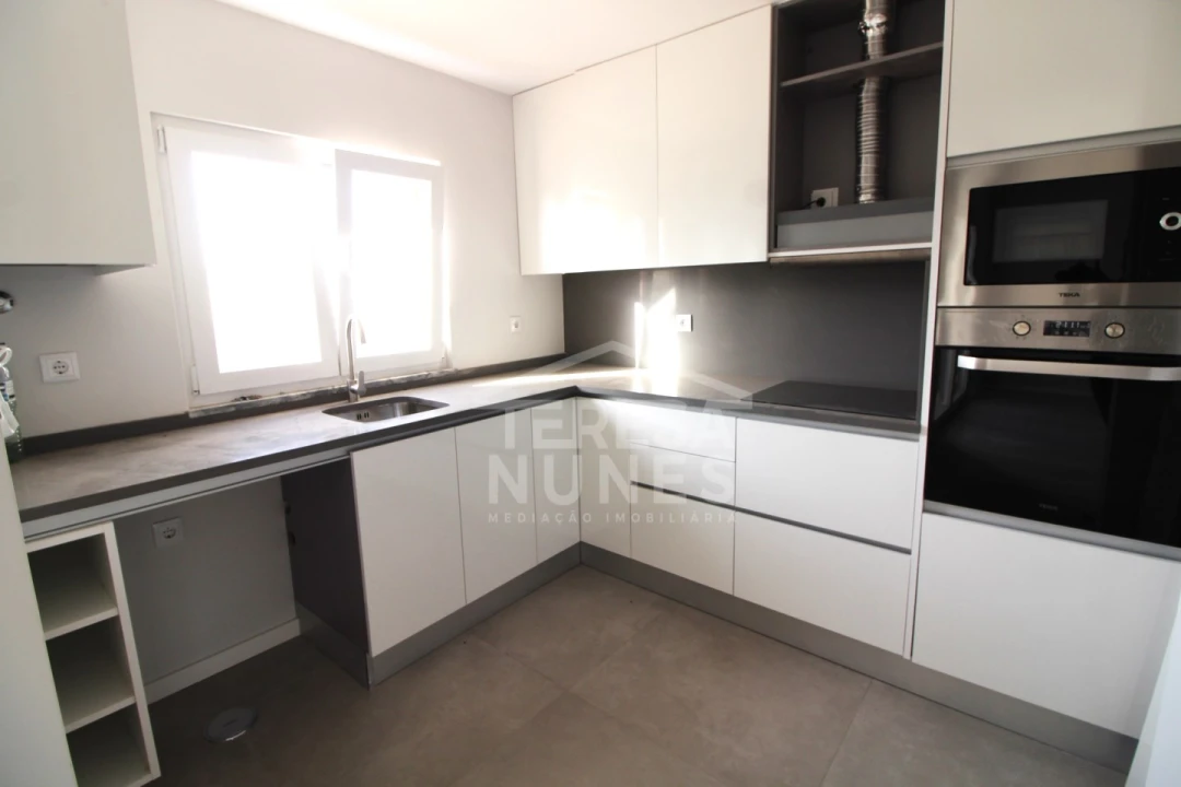 Apartamento T2 para Venda em Quinta do Conde Foto 1