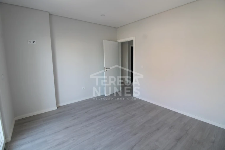 Apartamento T2 para Venda em Quinta do Conde Foto 8