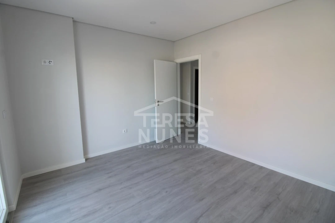 Apartamento T2 para Venda em Quinta do Conde Foto 7