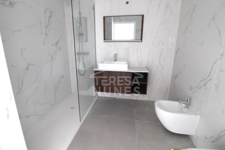 Apartamento T2 para Venda em Quinta do Conde Foto 5