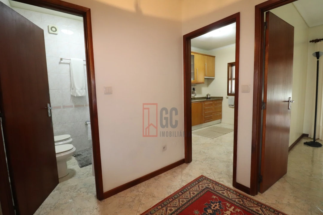 Moradia T3 para Venda em Madalena Foto 9