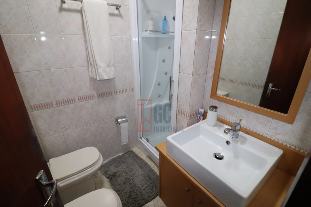 Moradia T3 para Venda em Madalena Foto 16