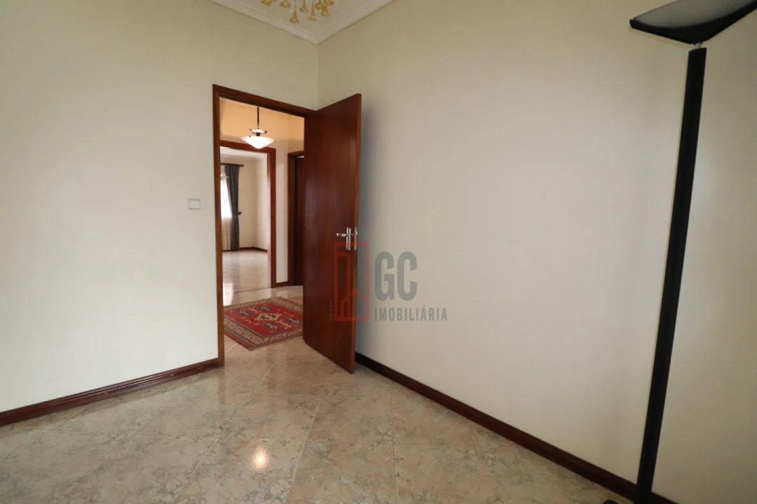 Moradia T3 para Venda em Madalena Foto 18