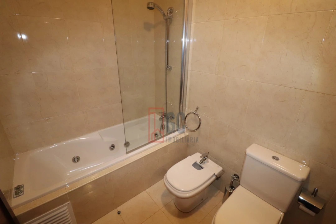 Moradia T3 para Venda em Madalena Foto 27