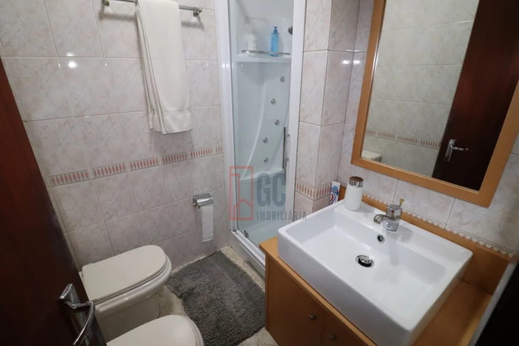 Moradia T3 para Venda em Madalena Foto 16