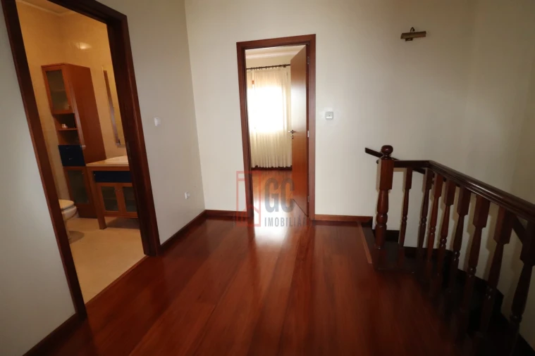 Moradia T3 para Venda em Madalena Foto 21